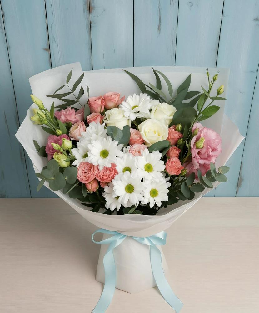Букет цветов из: Розы, Лизиантусы и Хризантемы в Владимировке
