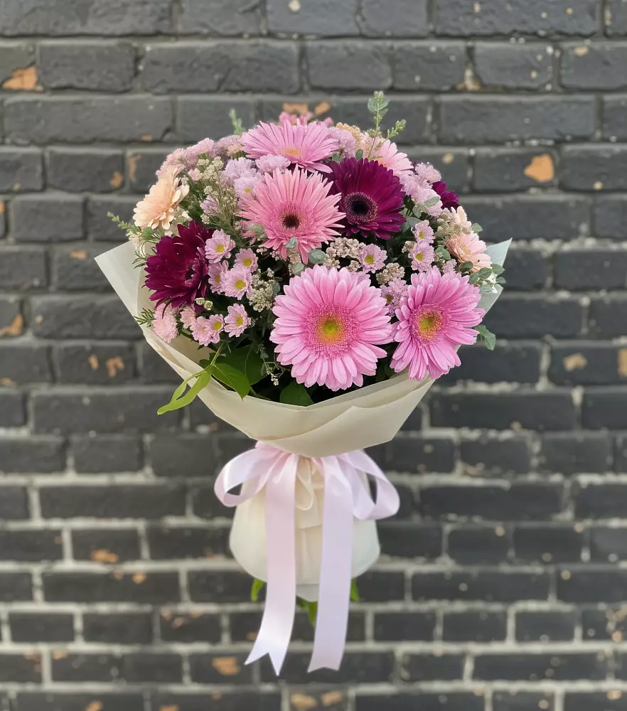 Букет цветов из: Герберы и Хризантемы в Владимировке