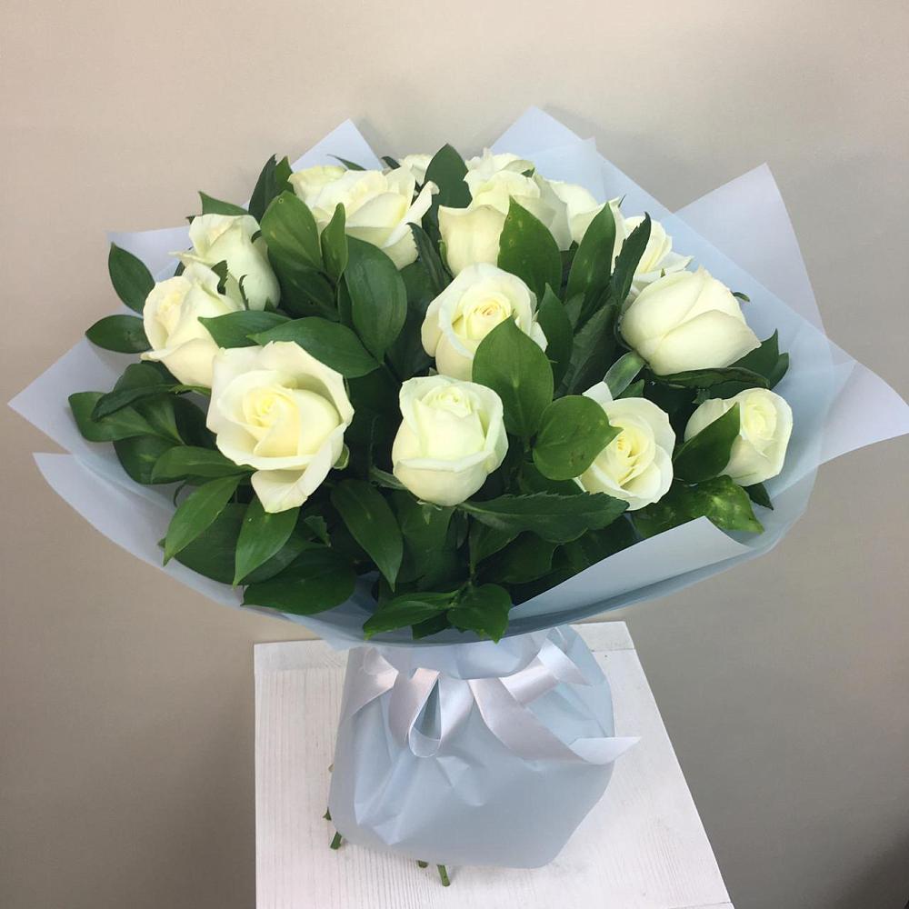 Букет 15 Белых роз Проуд в Владимировке