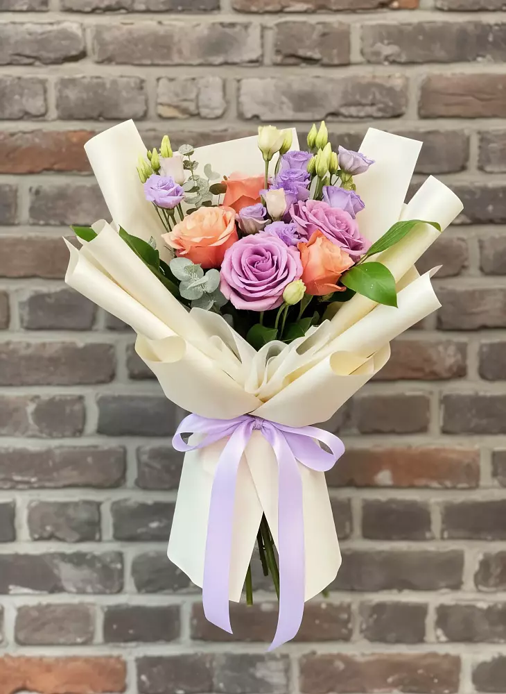 Букет цветов из: Лизиантусы и Розы в Владимировке