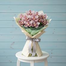 Букет цветов из:  Орхидеи и Розы в Владимировке