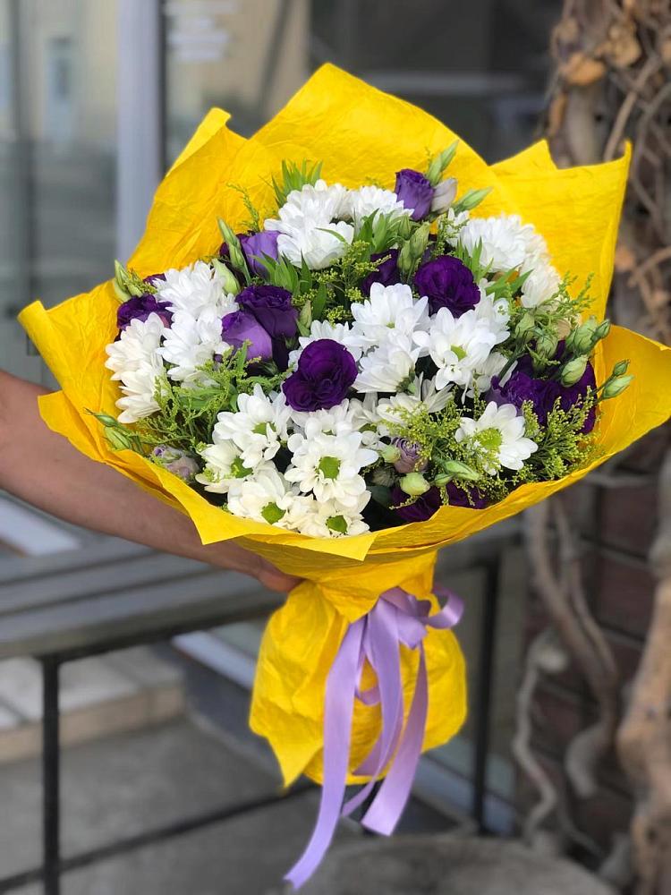 Букет цветов из: Ирисы, Хризантемы и Ромашки в Владимировке