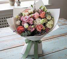 Букет цветов из:  Розы, Лизиантусы и Гвоздики #REPLACE_PRED# Владимировке