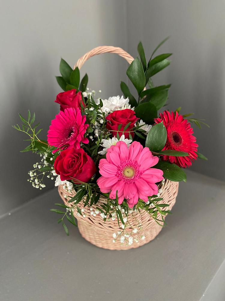 Цветочная композиция из Розы, Хризантемы и Герберы в корзине в Владимировке
