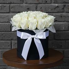 Цветочная композиция из Розы в шляпной коробке в Владимировке